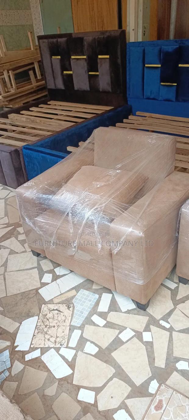 Solid Single Chair Available As Seen😍💯💕🙏🏼. Free Delivry · Photo 1