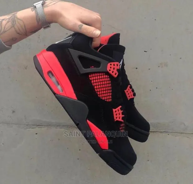 Air Jordan 4 · Photo 1