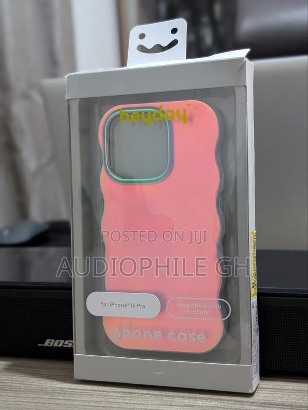 Heyday Apple iPhone 16 Pro Case With Magsafe · Photo 5