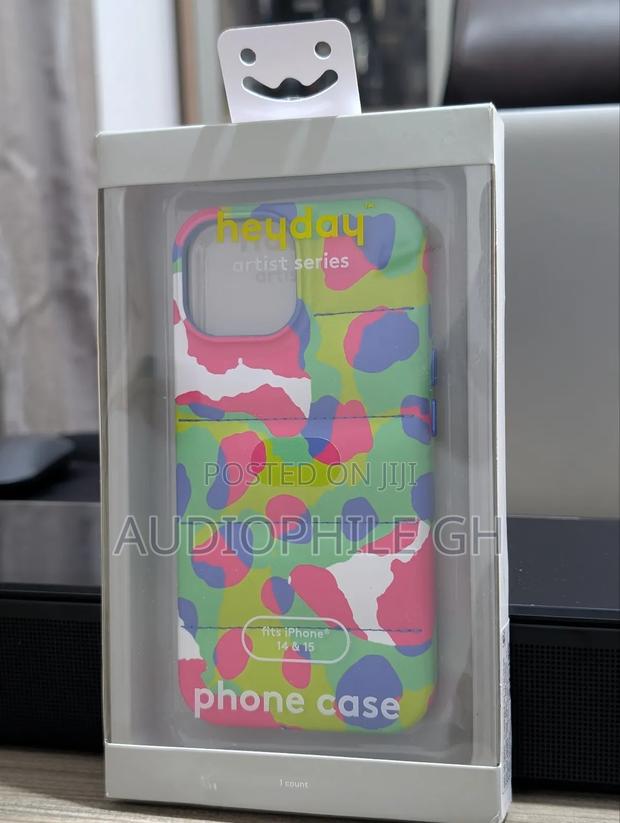 Heyday Apple iPhone 15 / iPhone 14 Puffer Case · Photo 4