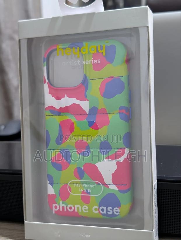 Heyday Apple iPhone 15 / iPhone 14 Puffer Case · Photo 5