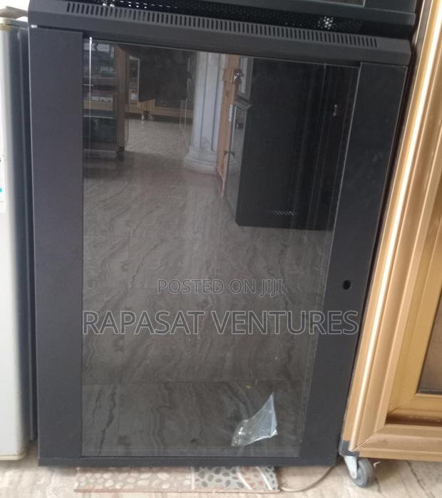 Network Rack Cabinet 18u (600*400mm) · Photo 1