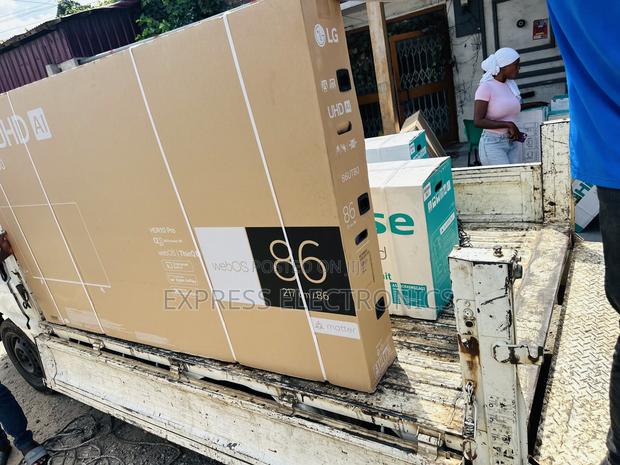 Ultra Modern Slim Uhd Smart Lg 86”Ut8000 2025 · Photo 2