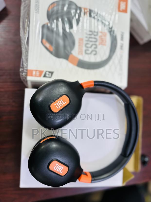 JBL Tune 710 · Photo 1