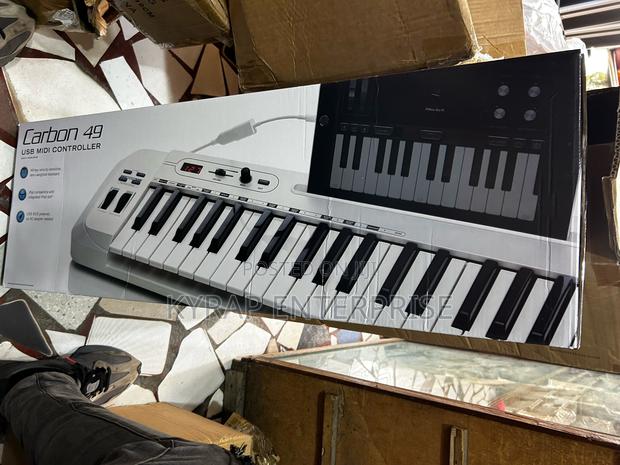 Samson Carbon 49 Midi Keyboard · Photo 2