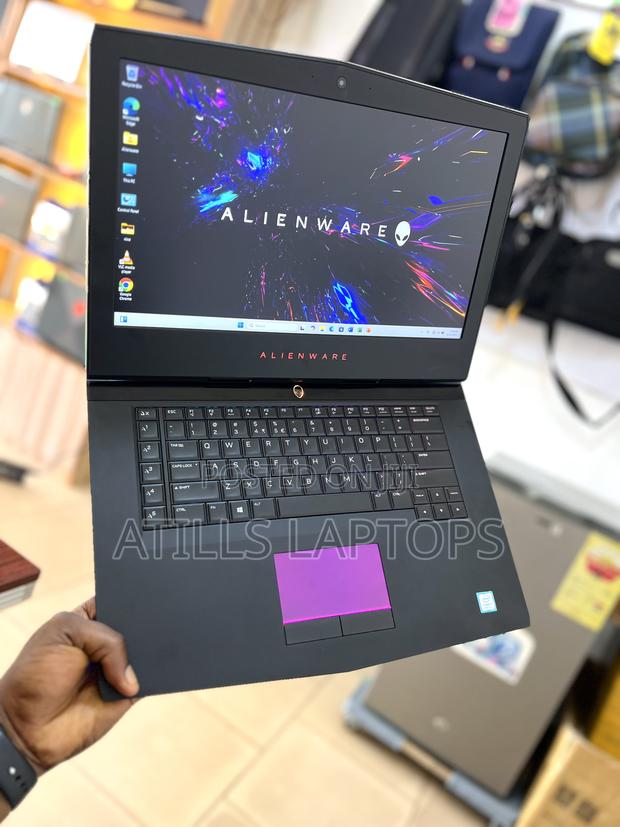 Laptop Alienware M15 R3 16GB Intel Core I7 HDD+SSD 1.5T · Photo 2
