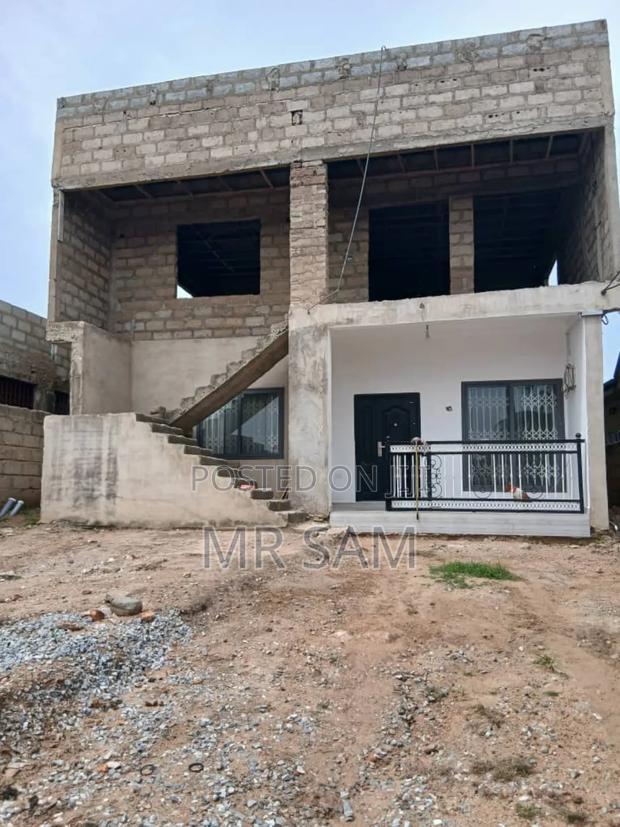 4bdrm House in Red-Top, West Hills Mall Area for sale · Photo 1