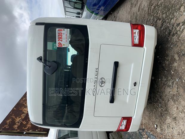 Toyota Coaster 2019 White · Photo 7