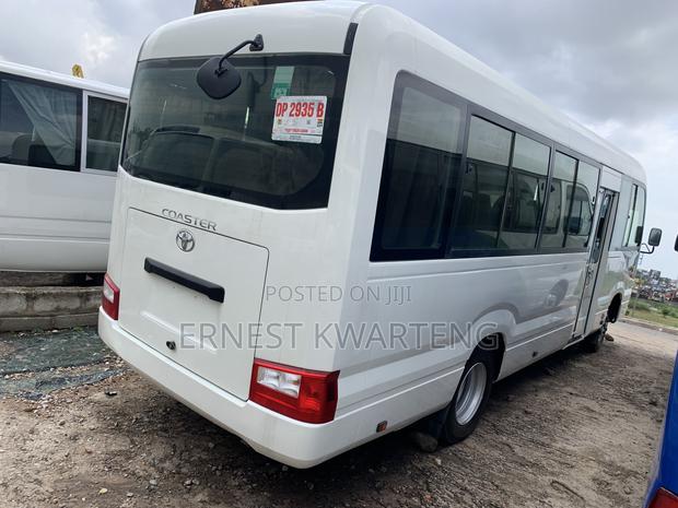 Toyota Coaster 2019 White · Photo 8
