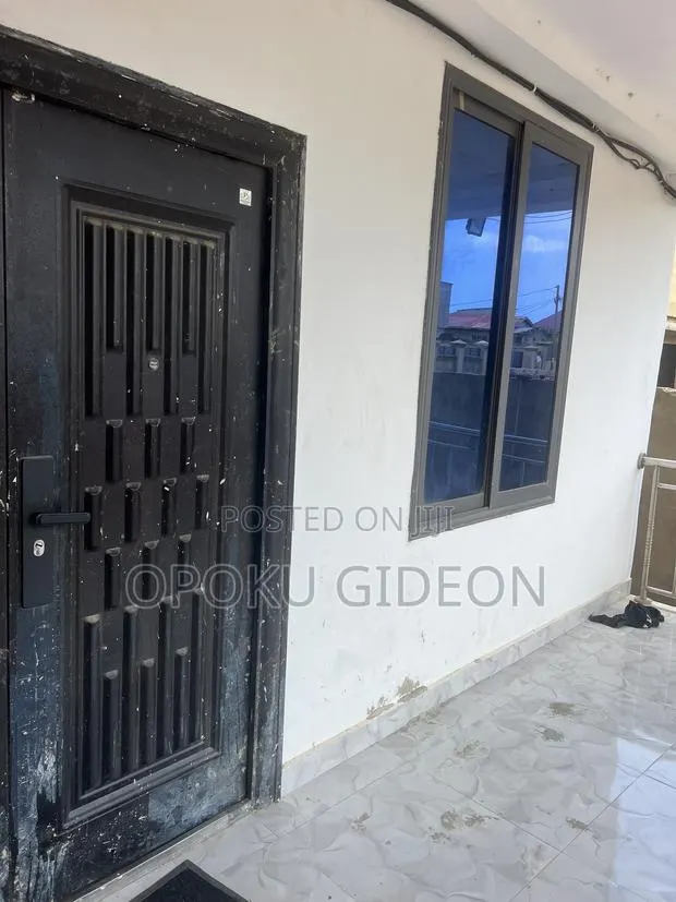 1bdrm Room & Parlour in Macedonia, Amasaman for rent · Photo 1