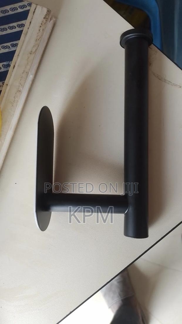 No Drill Adhesive Toilet Roll Holder Gold Color · Photo 4