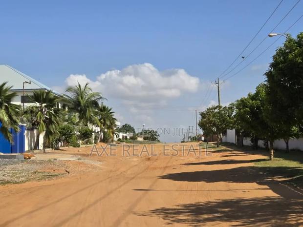 Prampram New Ningo Registered Lands. · Photo 1