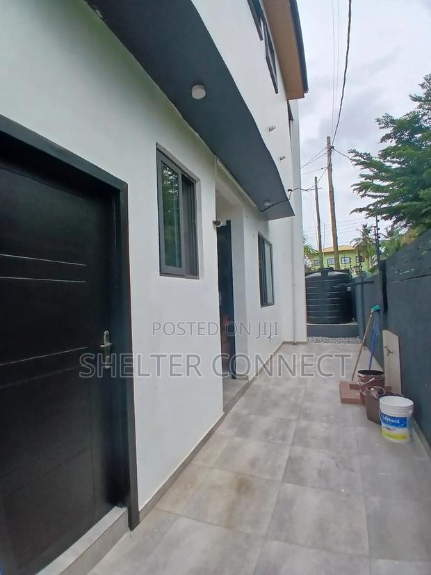 Furnished 3bdrm Duplex in North Legon for rent · Photo 2