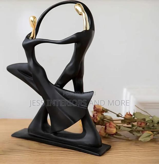 Dancing Couple Decor Figurines · Photo 1