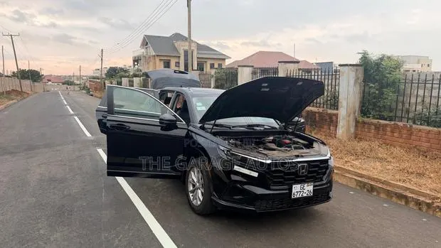 Honda CR-V EX-L AWD 2023 Black · Photo 1