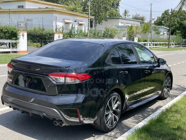 Toyota Corolla SE 2020 Black · Photo 2