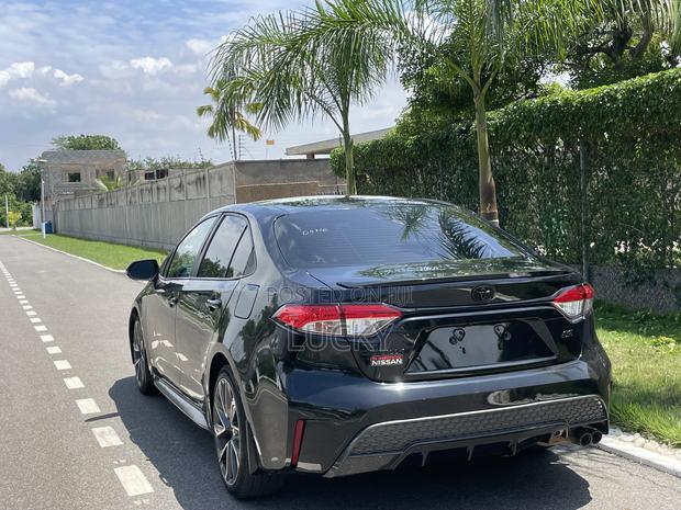 Toyota Corolla SE 2020 Black · Photo 4