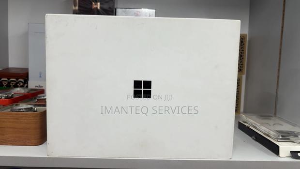 New Microsoft Surface Pro 11th Edition, a Copilot+ PC 16GB SSD 256GB · Photo 2