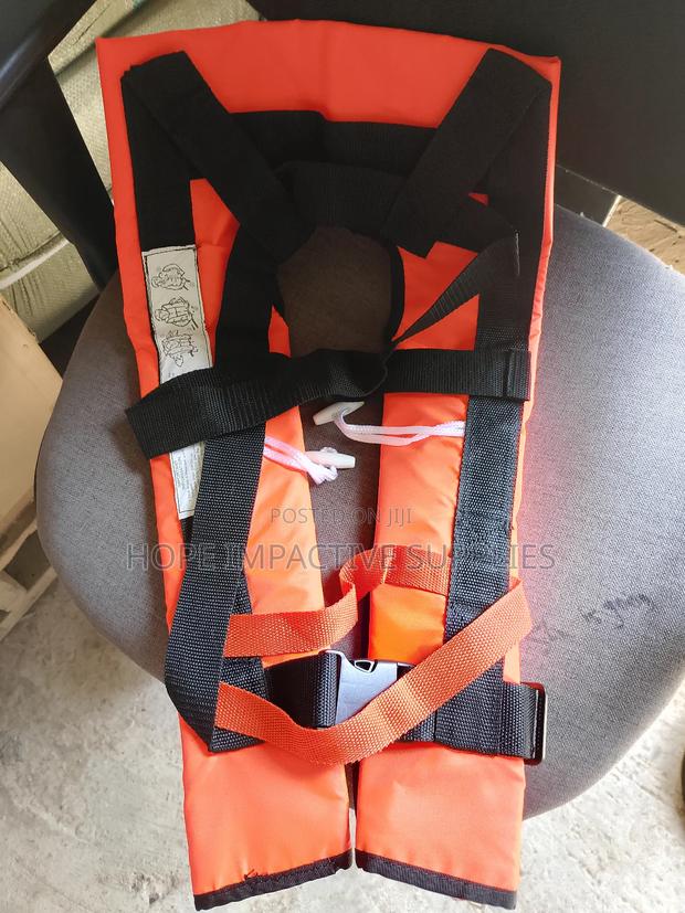 Self Inflating/Inflatable Life Jackets · Photo 4