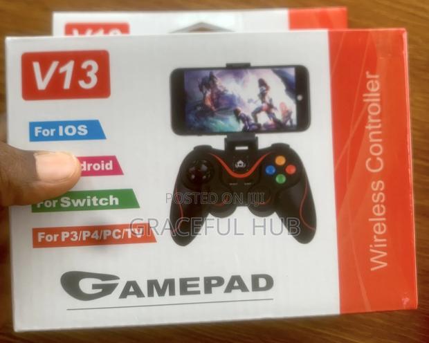 V13 Gamepad · Photo 1