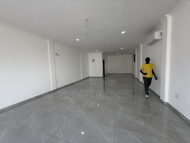 Dzorwulu Spacious Shop for Rent · Photo 8