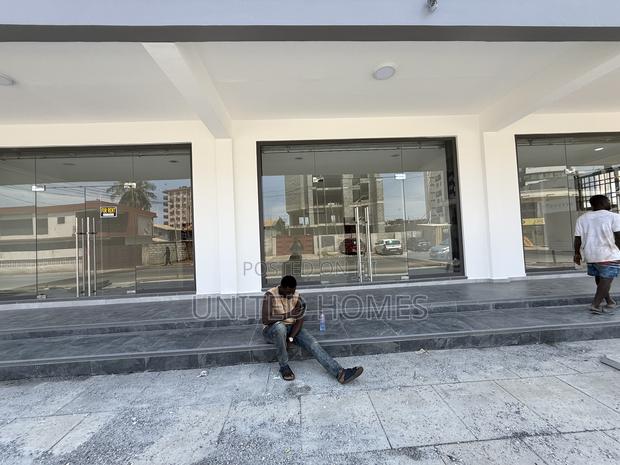 Dzorwulu Spacious Shop for Rent · Photo 1