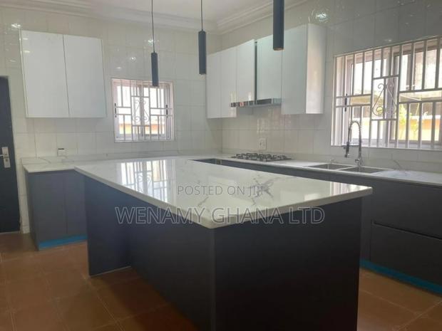 5bdrm House in Community 25, Tema Metropolitan for sale · Photo 4
