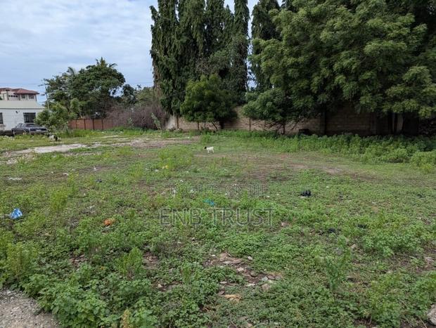 14 Plots of Land for Sale at Dzorwulu Main Road · Photo 7