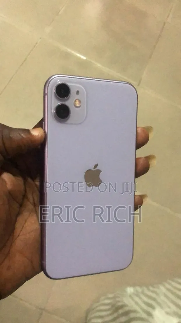 Apple iPhone 11 64 GB Purple · Photo 1