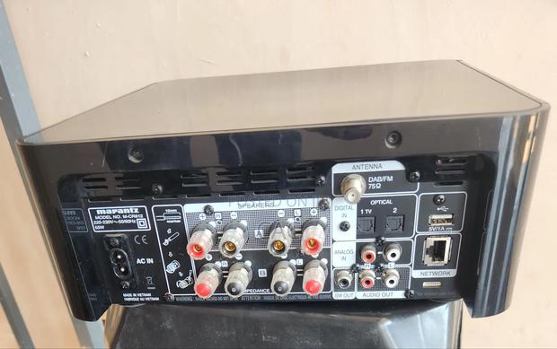 Marantz M-Cr612 Heos Network Stereo Receiver · Photo 2