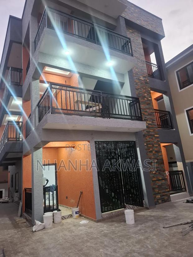 2bdrm Apartment in Community23, Tema Metropolitan for rent · Photo 1