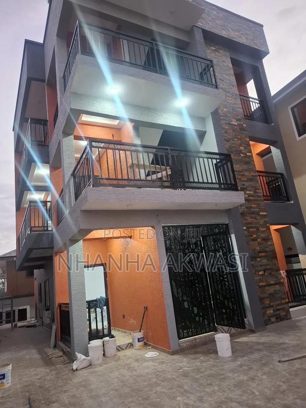 2bdrm Apartment in Community23, Tema Metropolitan for rent · Photo 7