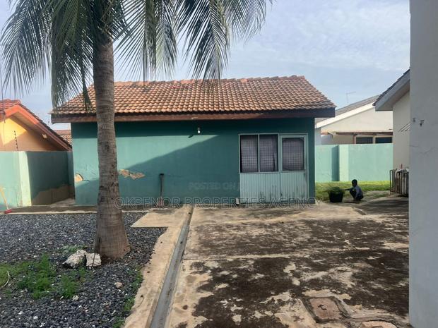 5bdrm House in Mataheko Tema Metropolitan for sale · Photo 8