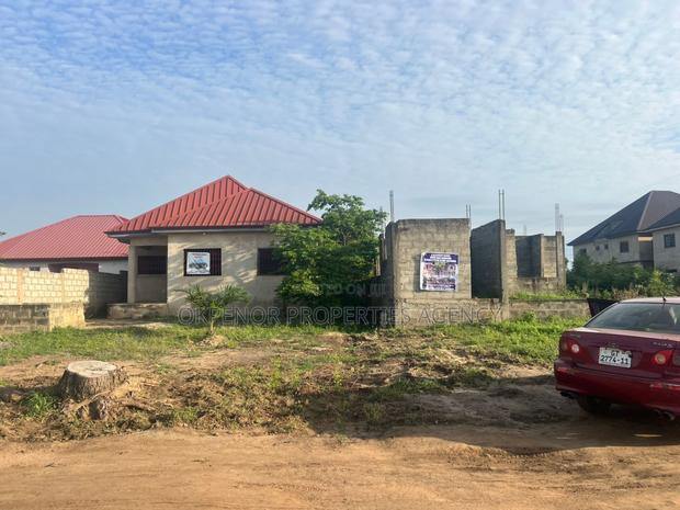 6bdrm House in Afienya, Tema Metropolitan for sale · Photo 2
