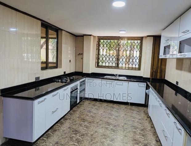8 Bedrooms for Rent at Cantonment · Photo 3