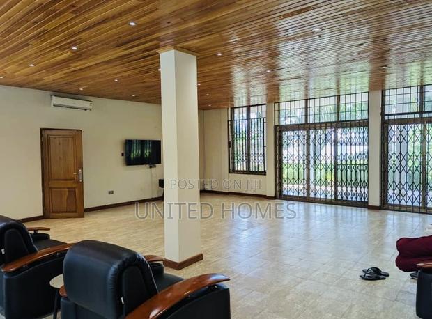 8 Bedrooms for Rent at Cantonment · Photo 2