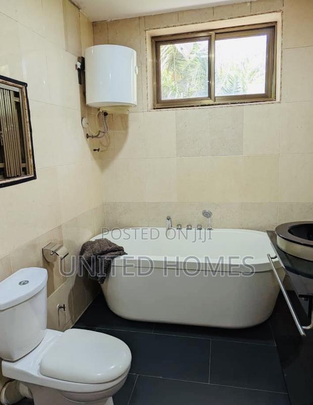 8 Bedrooms for Rent at Cantonment · Photo 4
