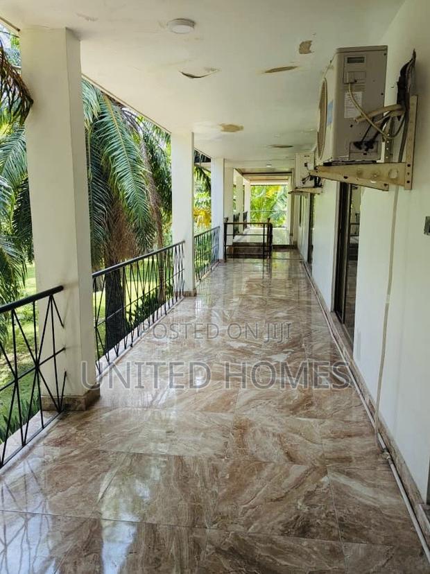 8 Bedrooms for Rent at Cantonment · Photo 7
