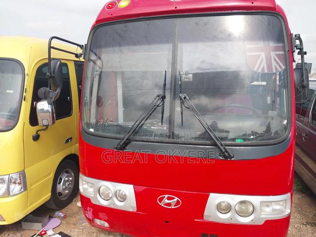 Hyundai Aero Town 2010 Red · Photo 3