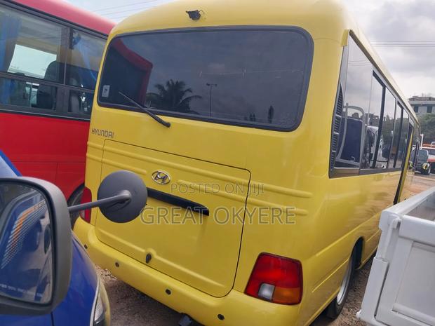 Hyundai County 2015 Yellow · Photo 6