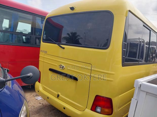 Hyundai County 2015 Yellow · Photo 7