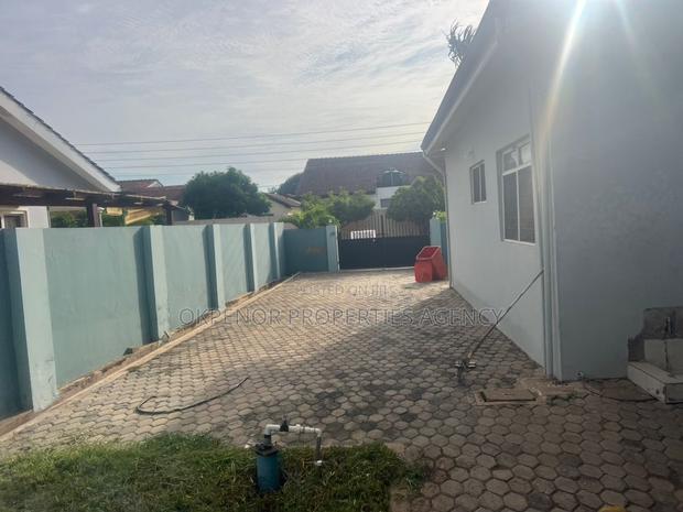 5bdrm House in Emef Estate, Tema Metropolitan for rent · Photo 4