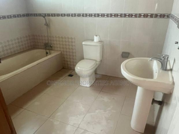 5bdrm House in Emef Estate, Tema Metropolitan for rent · Photo 7