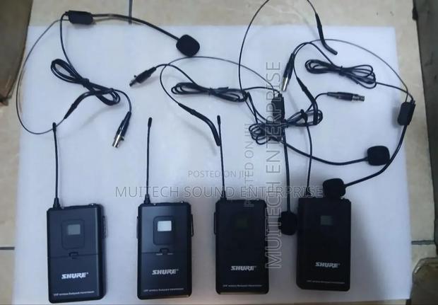 Headsets and Lapel Wireless Microphone (4 in 1) · Photo 1