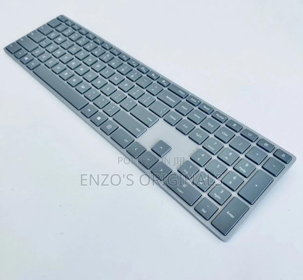 Microsoft Bluetooth Keyboard Full-size Wireless · Photo 3