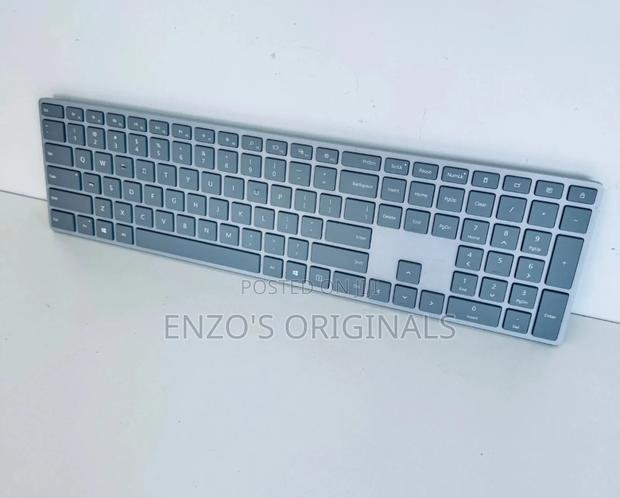 Microsoft Bluetooth Keyboard Full-size Wireless · Photo 4