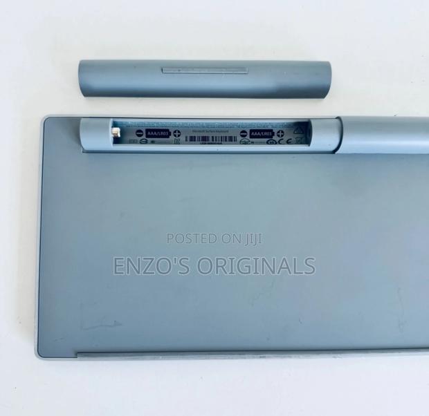 Microsoft Bluetooth Keyboard Full-size Wireless · Photo 7