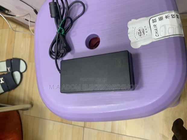 Panasonic Ag Ux180 Charger · Photo 2