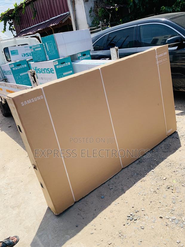 Available Now Samsung Qled Smart 85q60c · Photo 2
