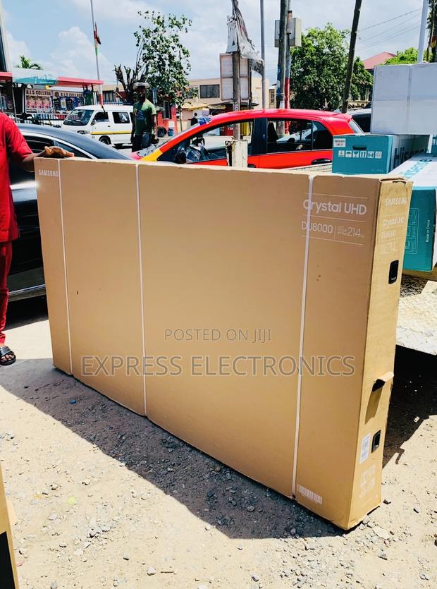 Samsung Smart Uhd Smart 85”Du7000 Television · Photo 2